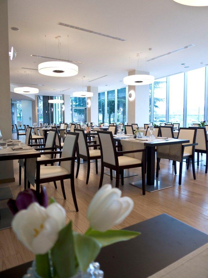 Best Western Plus The Hub Hotel Milão Restaurante foto